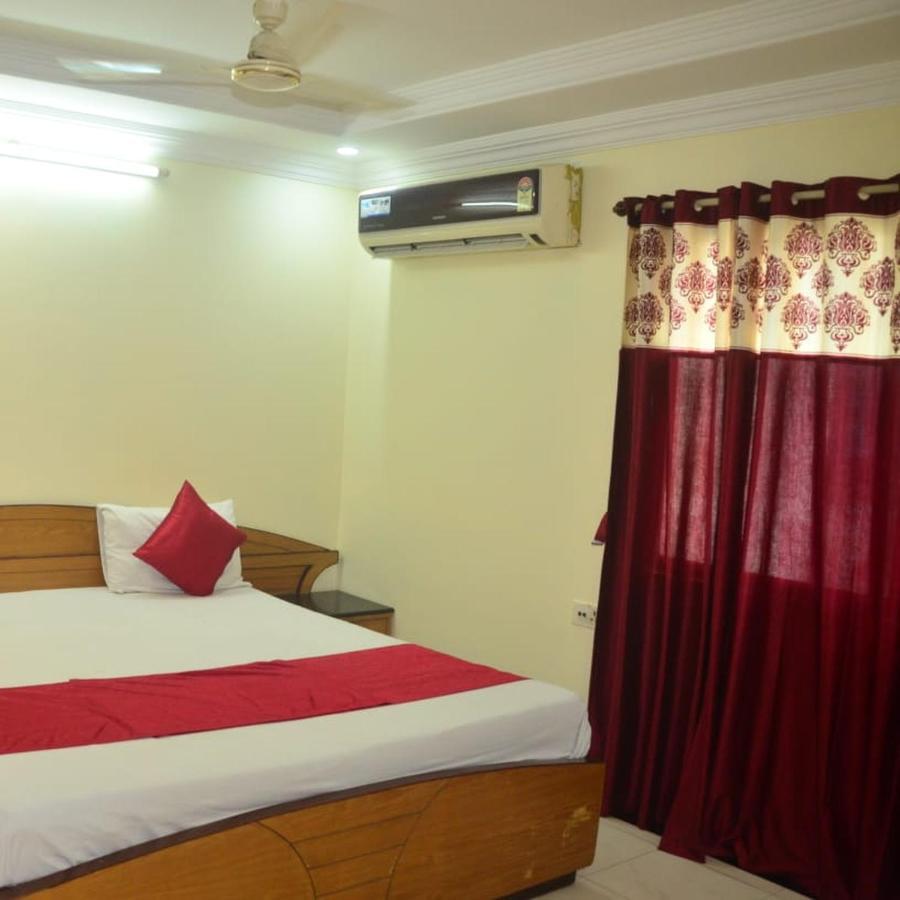 Rāipur Hotel Poonam מראה חיצוני תמונה
