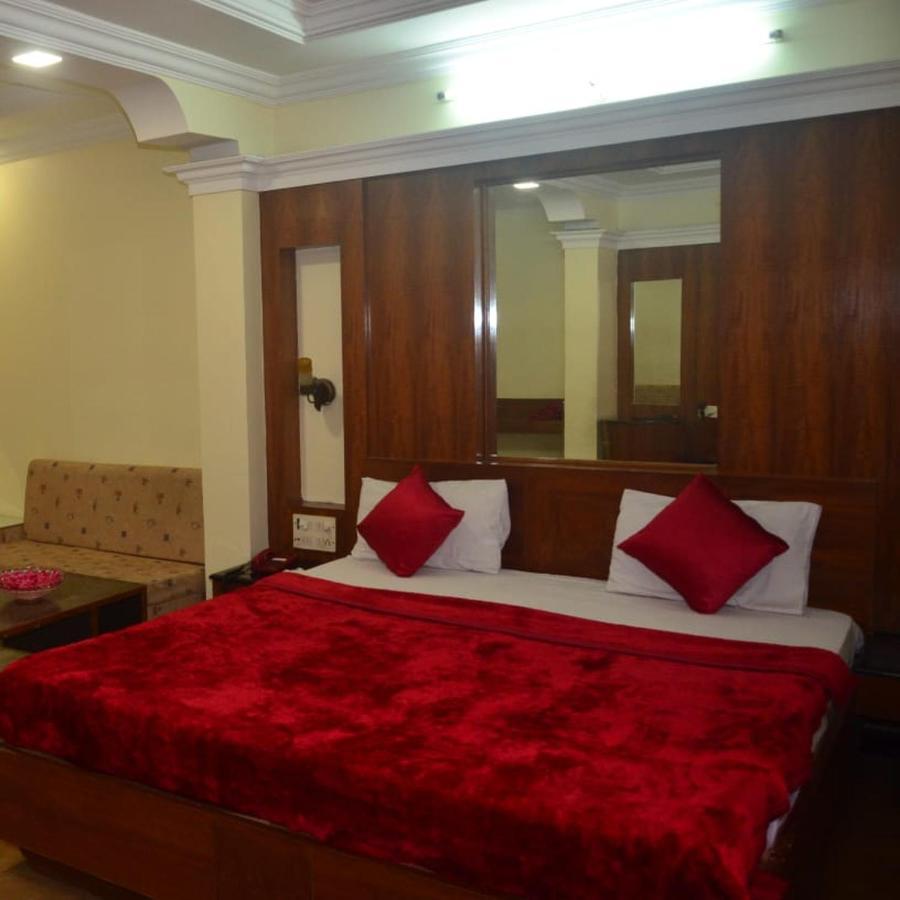 Rāipur Hotel Poonam מראה חיצוני תמונה