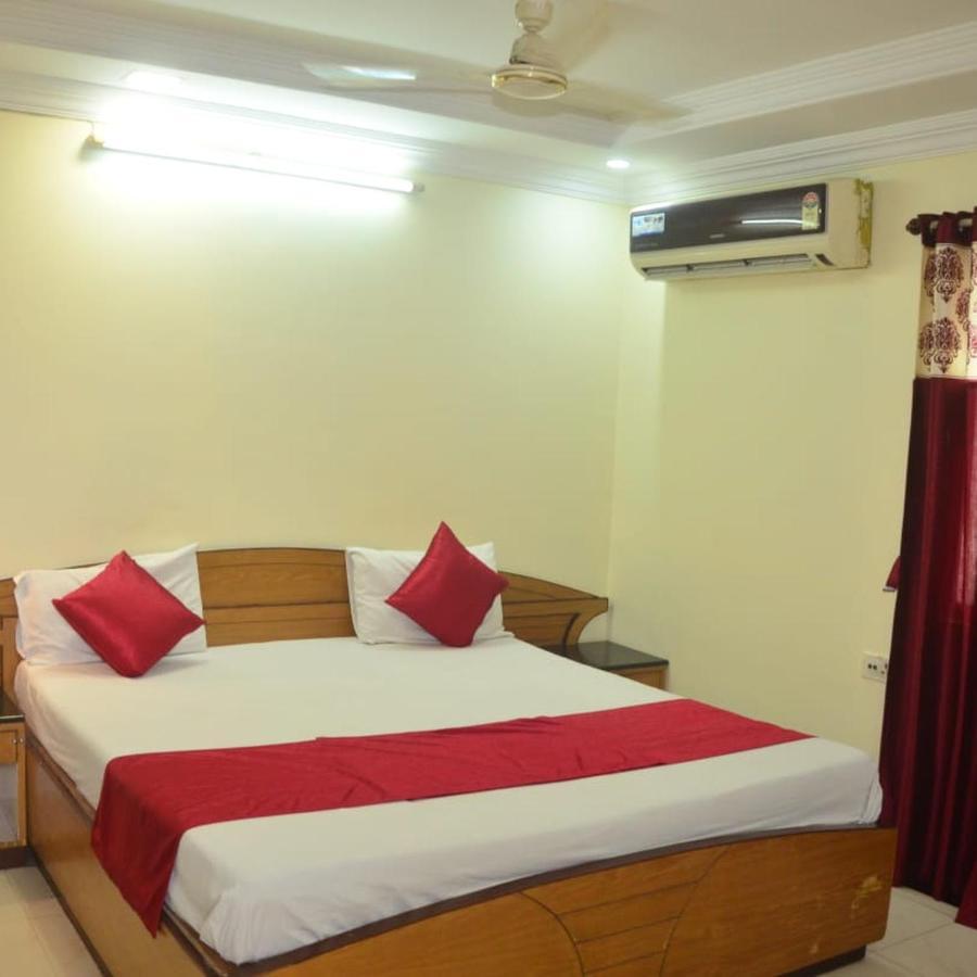 Rāipur Hotel Poonam מראה חיצוני תמונה