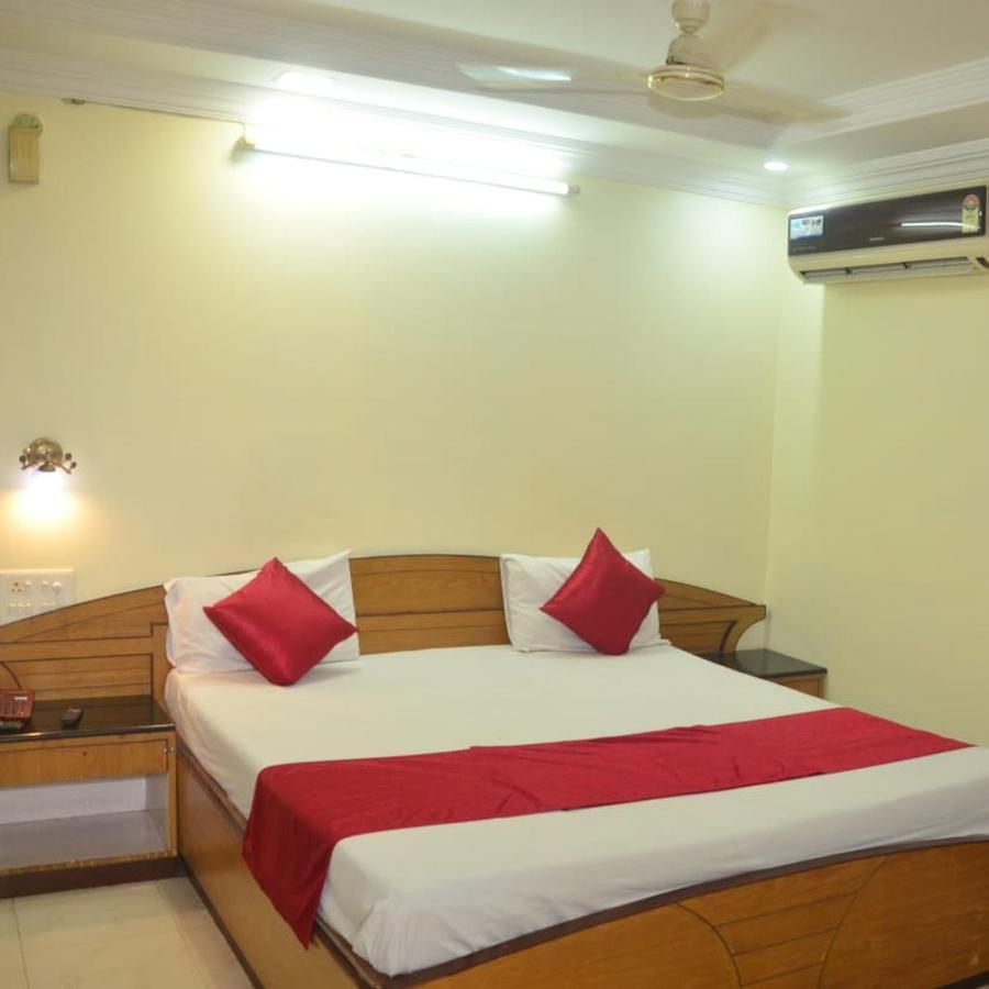Rāipur Hotel Poonam מראה חיצוני תמונה